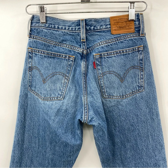 Levi's‎ Premium Wedgie Fit Jeans Women Size 25 Blue Cotton Raw Frayed Hem Ripped - Picture 7 of 13